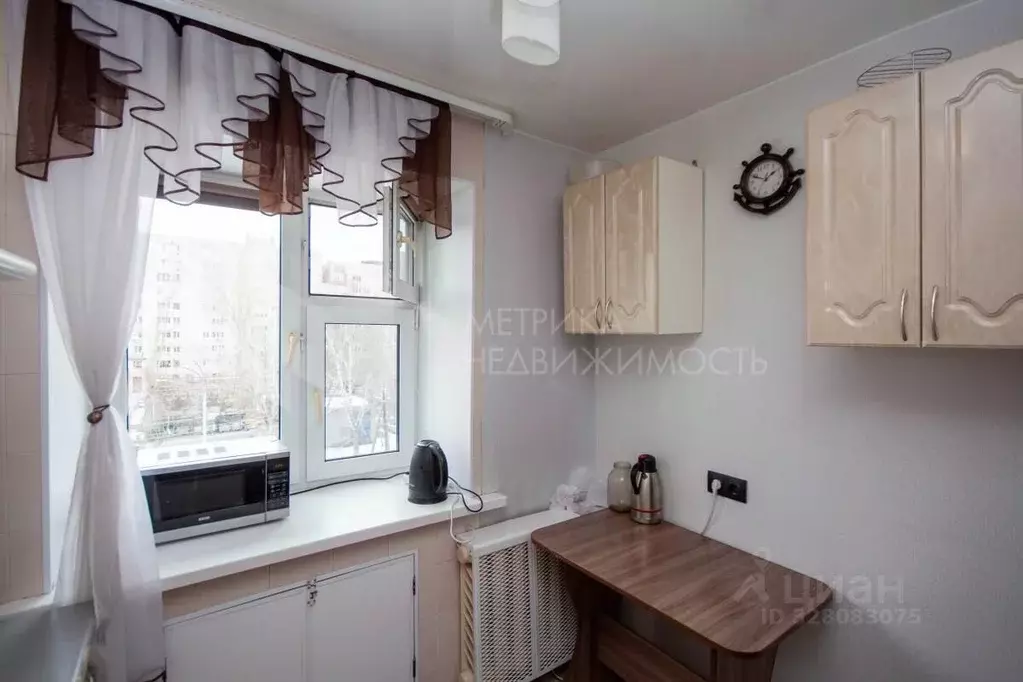 2-к кв. Тюменская область, Тюмень Индустриальная ул., 49 (41.8 м) - Фото 1