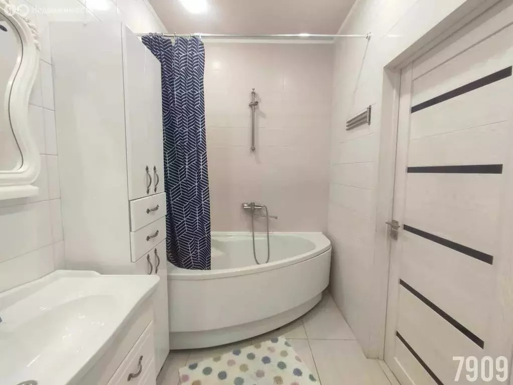 3-комнатная квартира: Ростов-на-Дону, улица Мечникова, 39Б (86 м) - Фото 0