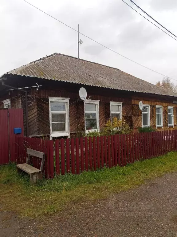 Дом в Красноярский край, Березовский район, Зыковский сельсовет, с. ... - Фото 0