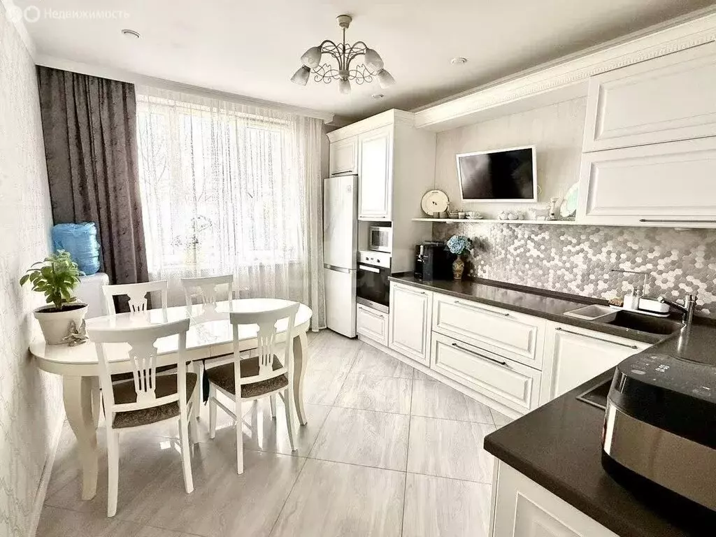 2-комнатная квартира: Казань, Комсомольская улица, 1 (69.6 м) - Фото 2