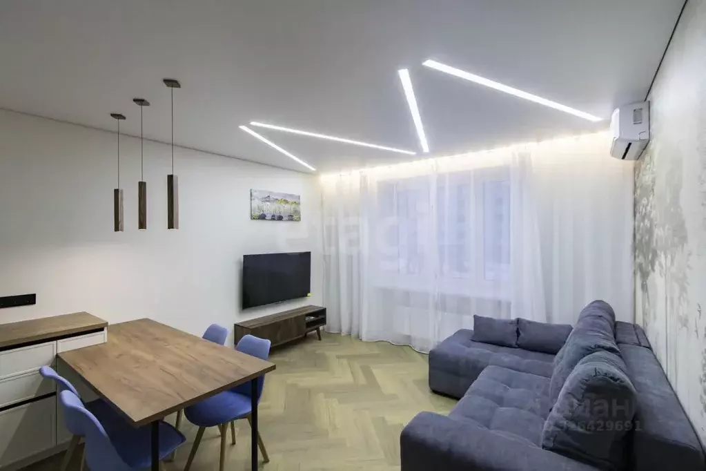 2-к кв. Тюменская область, Тюмень Новгородская ул., 20 (70.0 м) - Фото 1