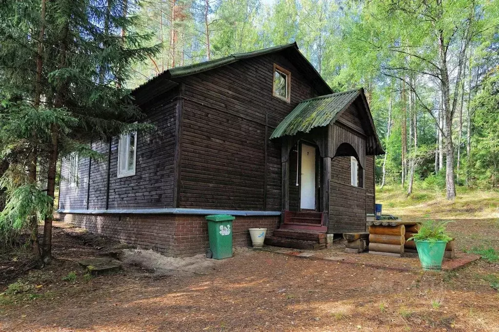 Дом в Ленинградская область, Лужский район, Толмачевское городское ... - Фото 0