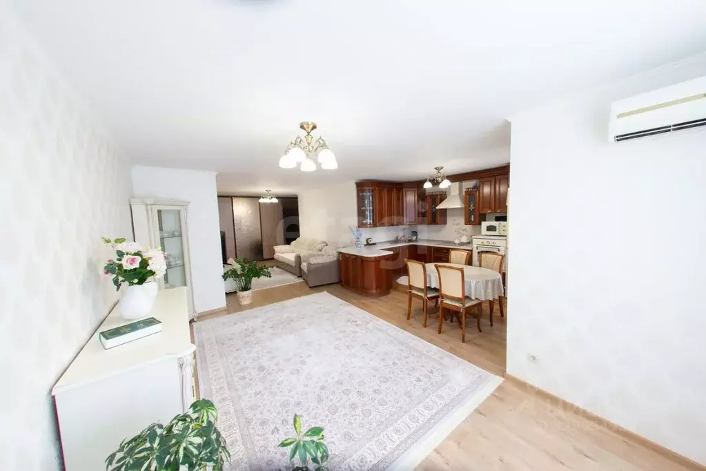 2-к кв. Татарстан, Альметьевск ул. Ленина, 114А (64.5 м) - Фото 1