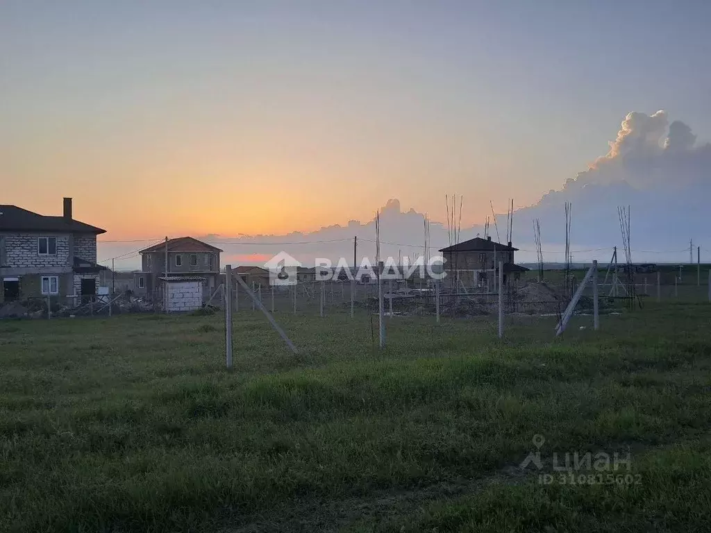 Участок в Крым, Симферопольский район, с. Мирное  (6.0 сот.) - Фото 0