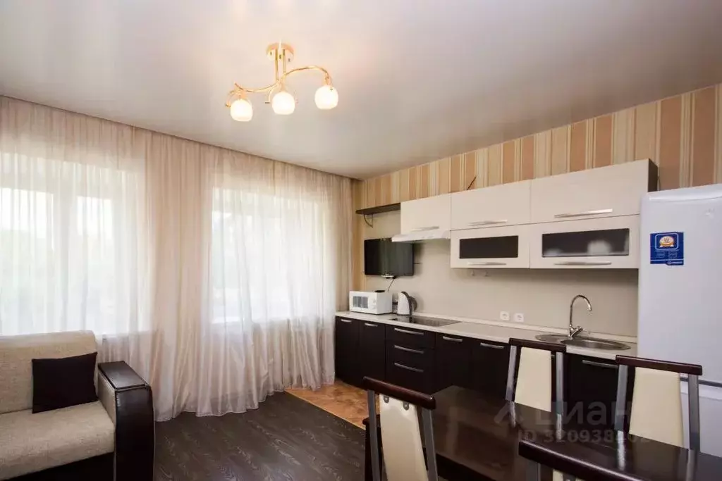 2-к кв. Тюменская область, Тюмень Мельничная ул., 83 (50.0 м) - Фото 1