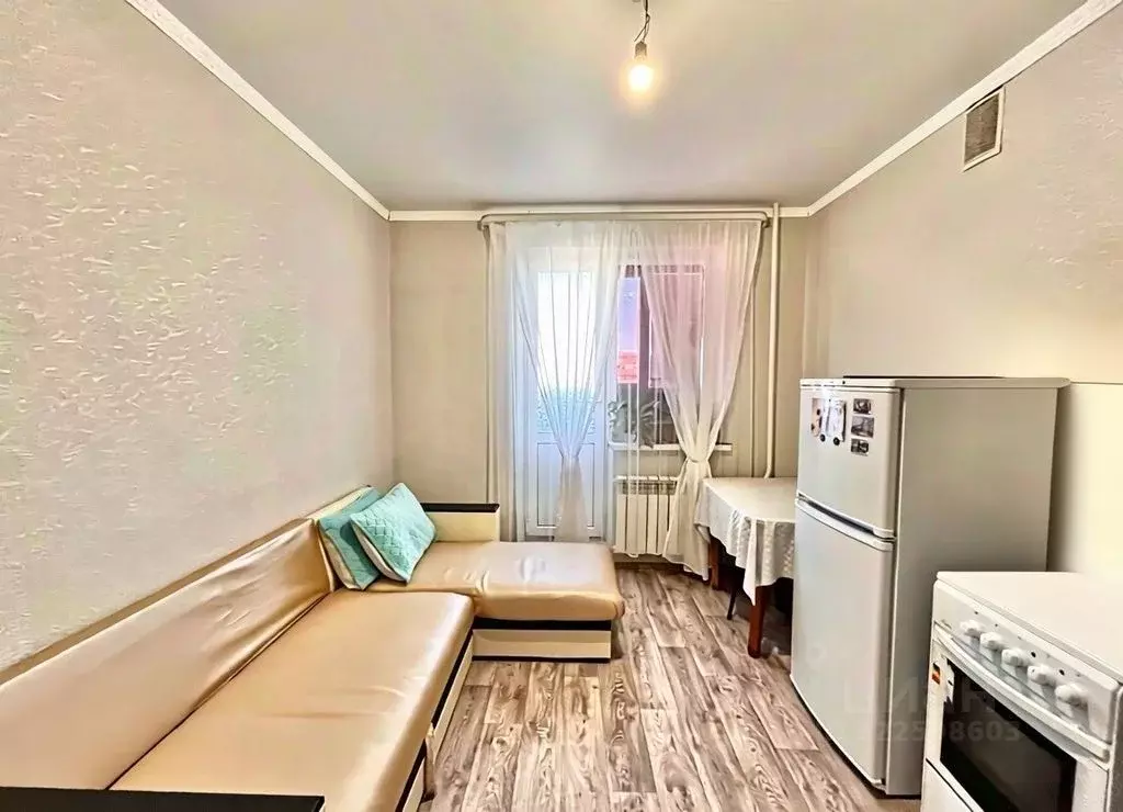 1-к кв. Оренбургская область, Оренбург 1 Мая ул., 61/2 (37.6 м) - Фото 1