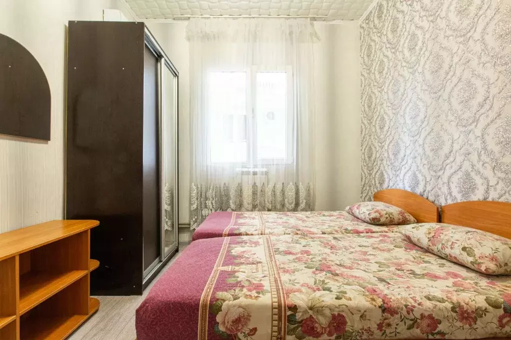Комната Краснодарский край, Сочи Адлер жилрайон, ул. Аллейная, 3А ... - Фото 0