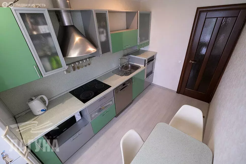 3-комнатная квартира: Томск, улица Елизаровых, 70 (65.8 м) - Фото 0