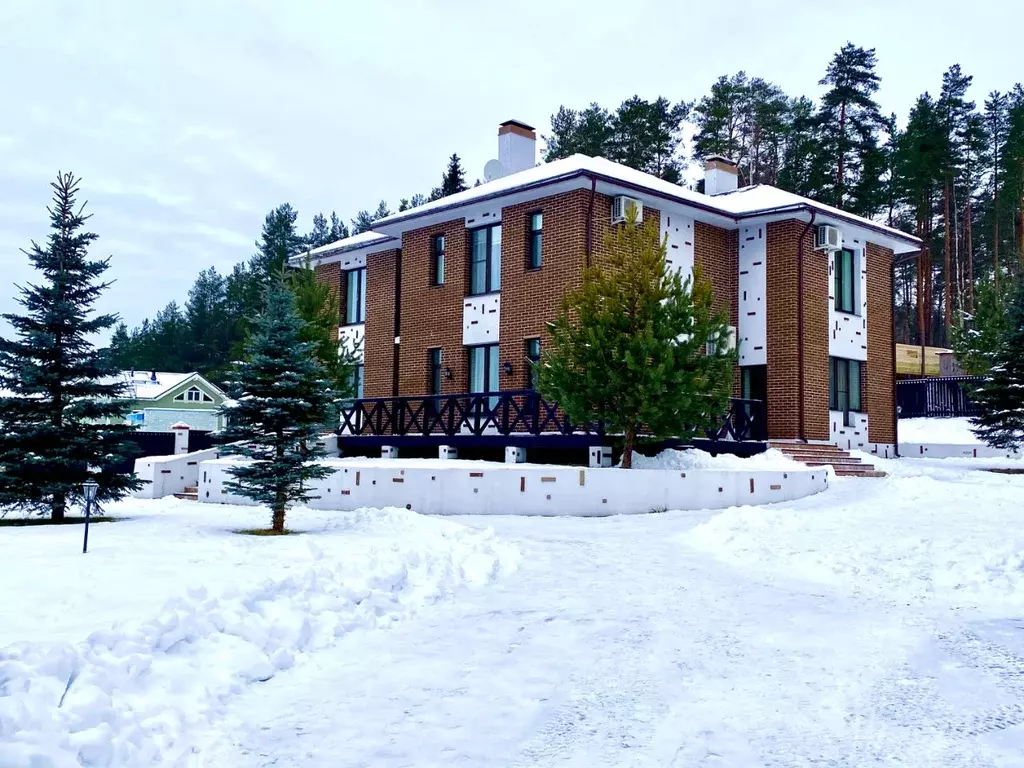 Дом в Ленинградская область, Выборгский район, Рощинское городское ... - Фото 1