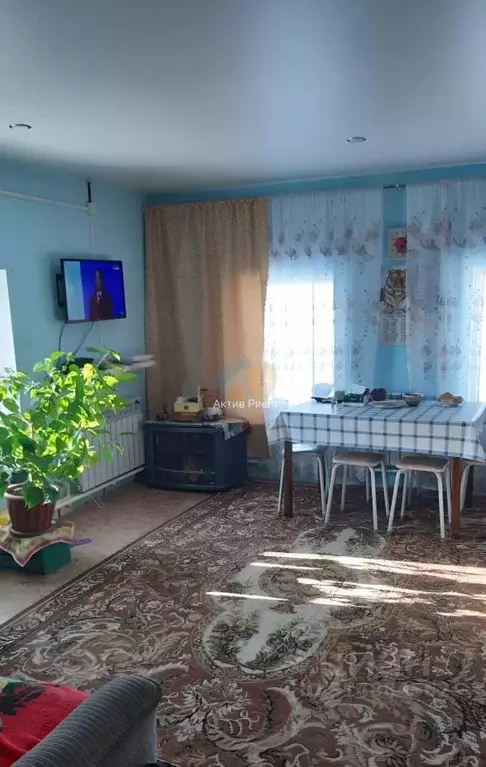 Дом в Омская область, Саргатский район, д. Верблюжье  (30 м) - Фото 1