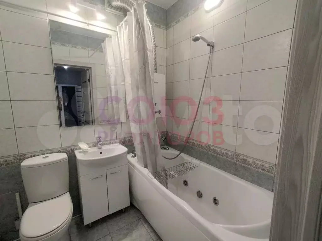 2-к. квартира, 60м, 4/7эт. - Фото 1