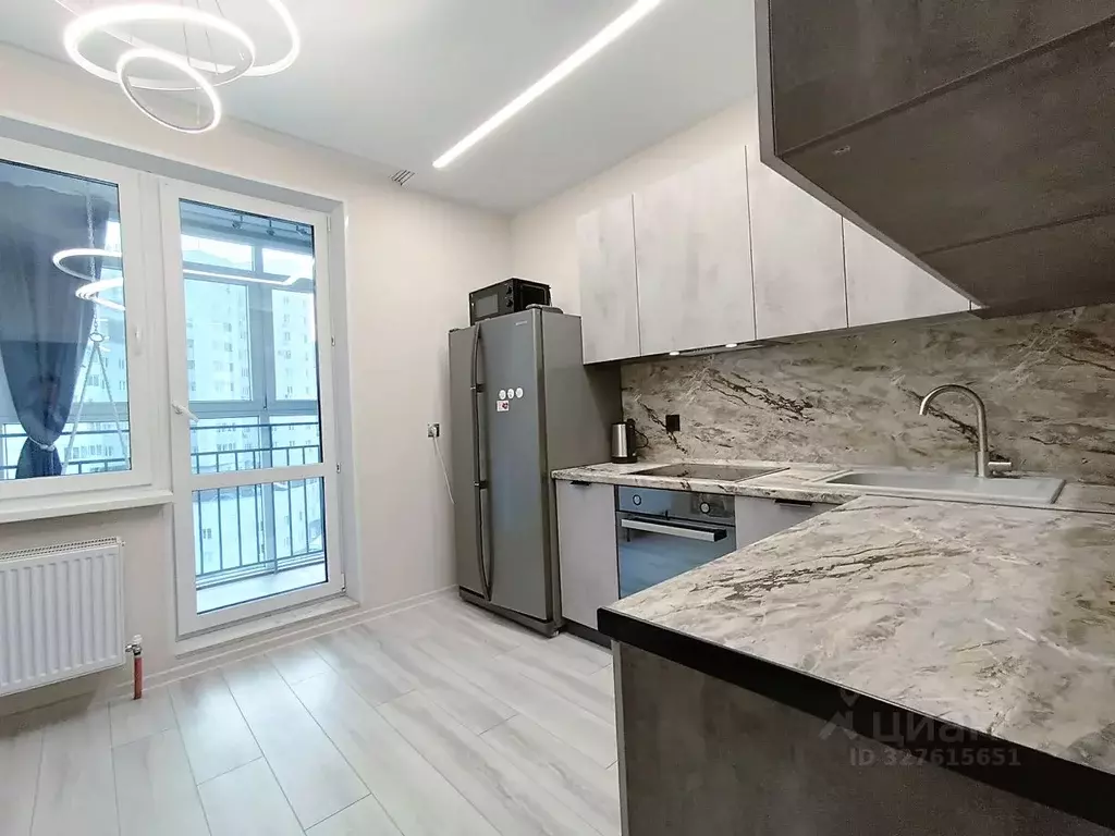 2-к кв. Башкортостан, Уфа ул. Ленина, 162/1 (64.0 м) - Фото 1