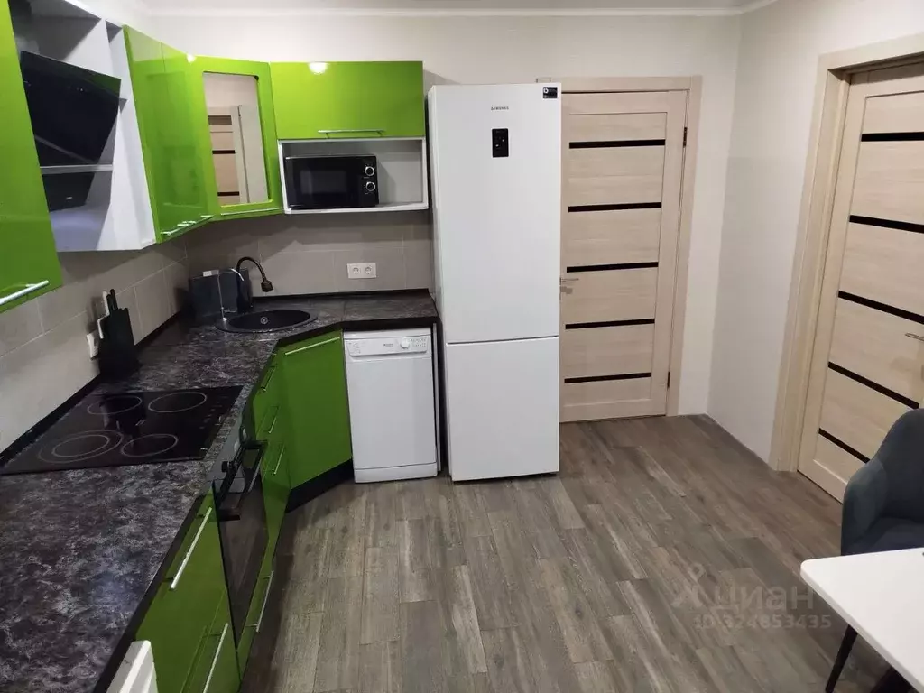 3-к кв. Саратовская область, Энгельс просп. Строителей, 47/3 (74.0 м) - Фото 1