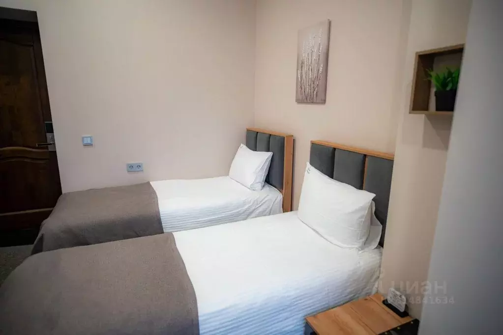 Комната Карачаево-Черкесия, Зеленчукский район, с. Архыз ул. ... - Фото 1