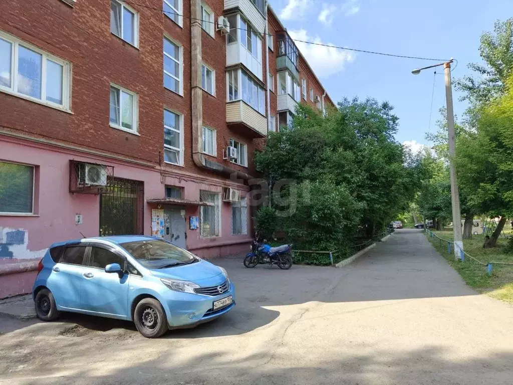 2-к кв. Омская область, Омск наб. Иртышская, 34 (42.6 м) - Фото 0