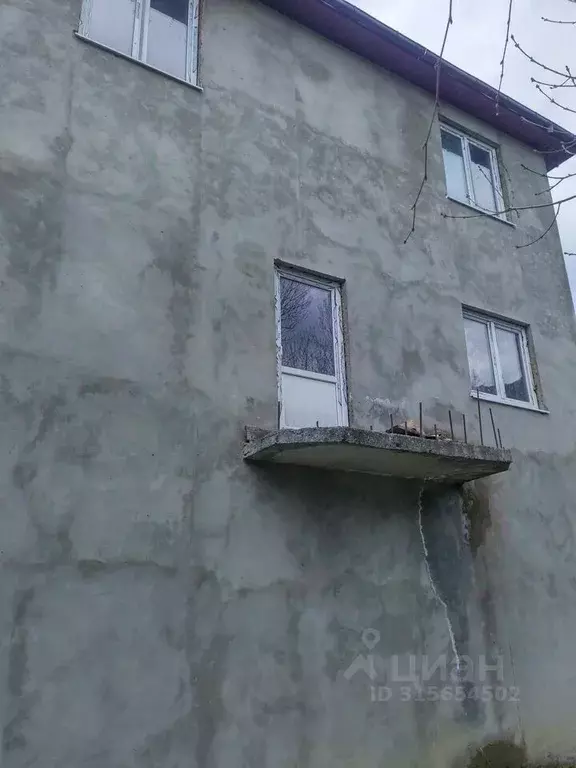 Дом в Крым, Ялта городской округ, Виноградное пгт ул. Красина (350 м) - Фото 0