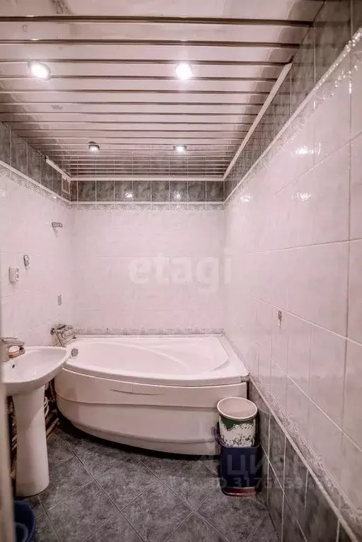 3-к кв. Сахалинская область, Южно-Сахалинск Украинская ул., 17Б (78.0 ... - Фото 2