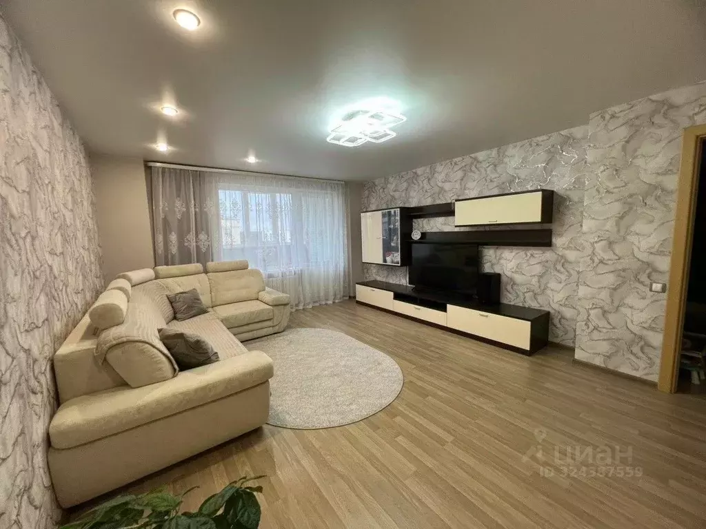 3-к кв. Свердловская область, Екатеринбург ул. Рощинская, 46 (84.7 м) - Фото 1