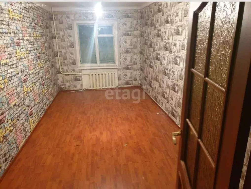 3-комнатная квартира: Киселёвск, улица Багратиона, 1 (65 м) - Фото 1