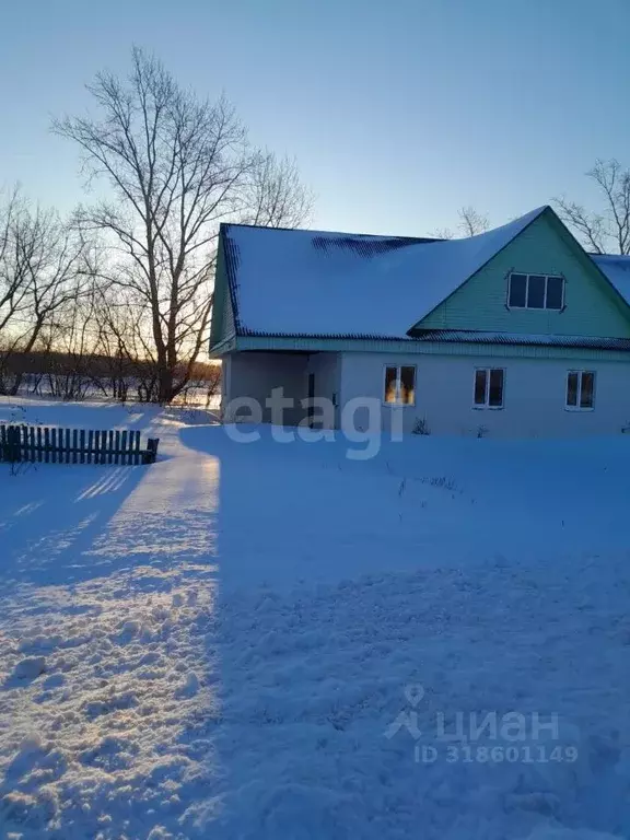 Дом в Башкортостан, Иглинский район, Охлебининский сельсовет, д. ... - Фото 0