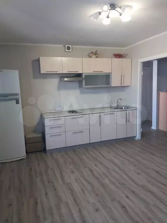 1-к. квартира, 42 м, 8/10 эт. - Фото 1
