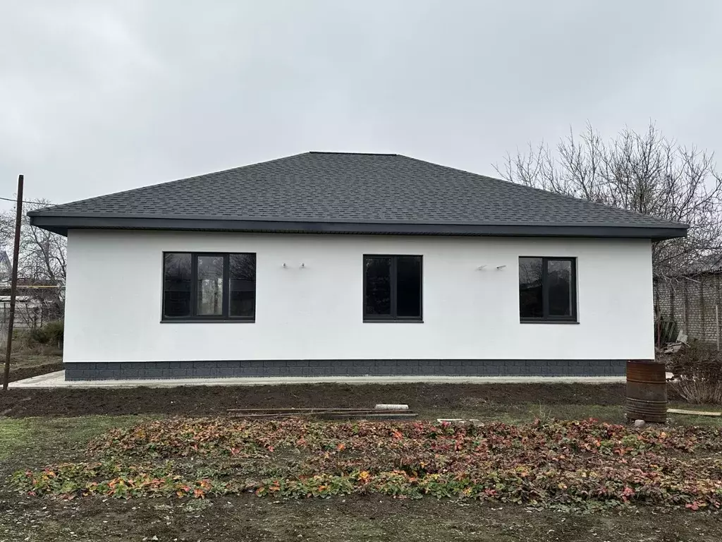 Дом в Волгоградская область, Среднеахтубинский район, Кировское с/пос, ... - Фото 1