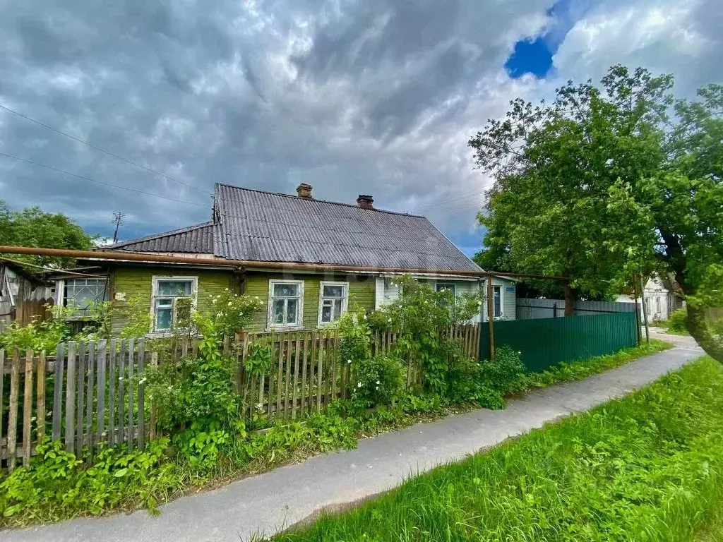 Дом в Псковская область, Порхов просп. Ленина, 107 (55 м) - Фото 0