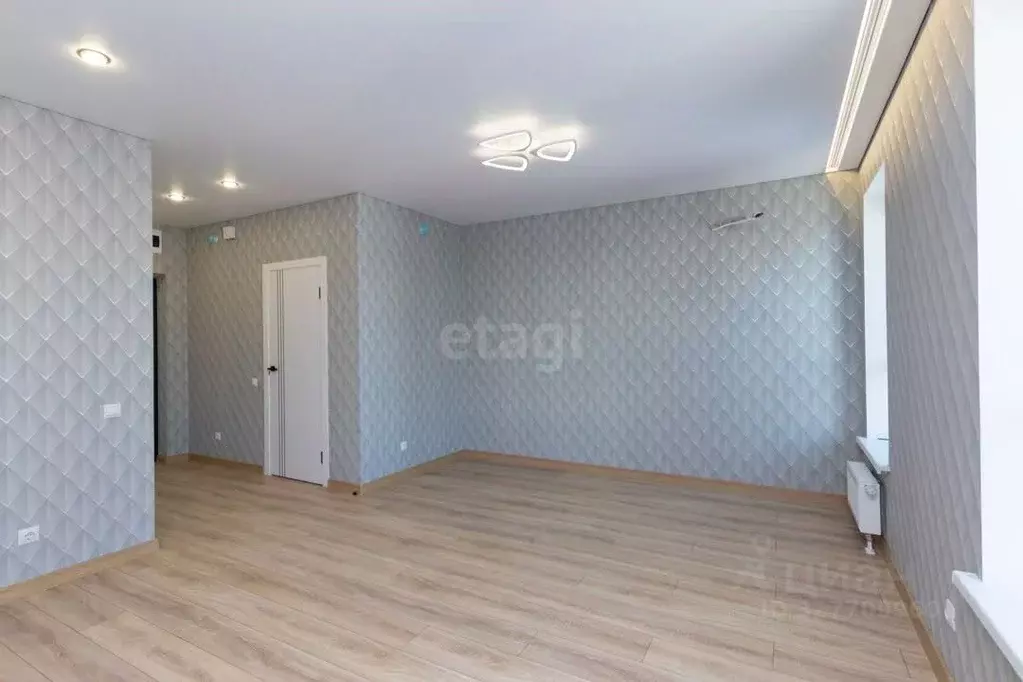 Студия Тюменская область, Тюмень ул. Тимофея Чаркова, 93 (29.8 м) - Фото 1