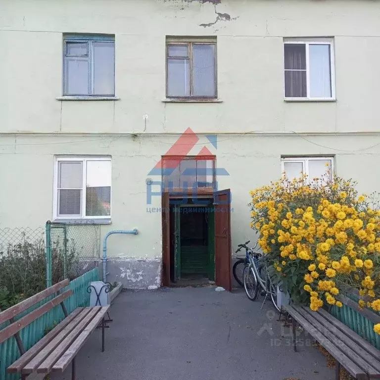 2-к кв. Челябинская область, Октябрьский муниципальный округ, с. ... - Фото 1