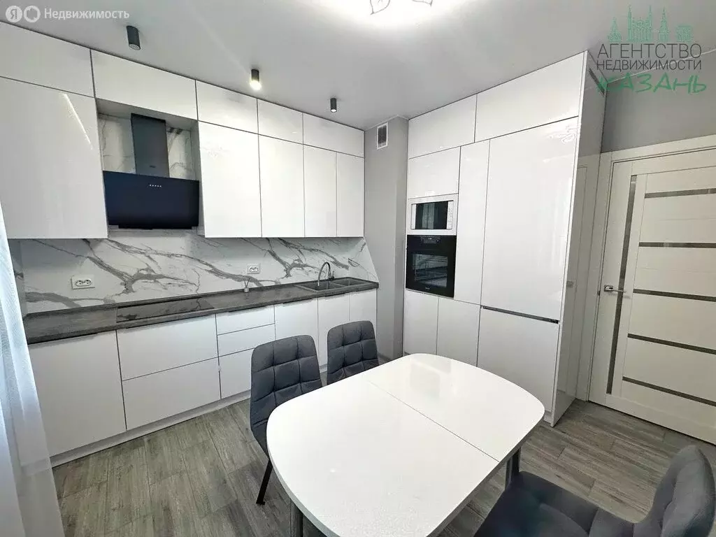 2-комнатная квартира: Казань, улица Аметьевская Магистраль, 16к2 (59.8 ... - Фото 1