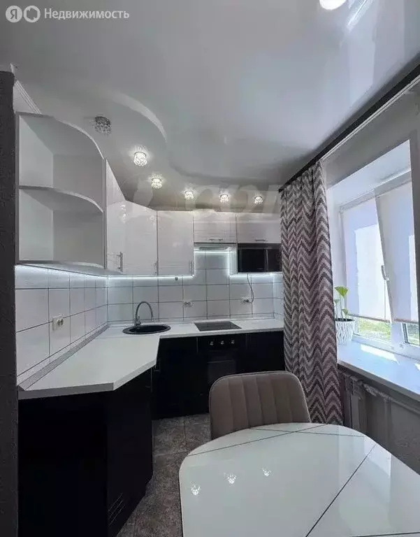 3-комнатная квартира: Тобольск, 8-й микрорайон, 28 (59.7 м) - Фото 2