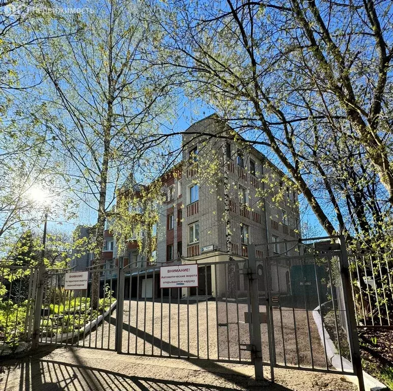 Квартира-студия: Киров, Ленинский район, улица Щорса, 37А (58 м) - Фото 0