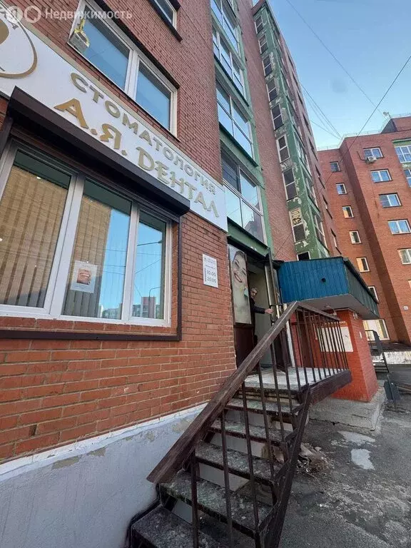 Квартира-студия: Иркутск, микрорайон Топкинский, 75 (70.8 м) - Фото 1