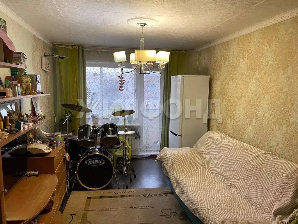 3-к кв. Хакасия, Усть-Абакан рп ул. Пирятинской дивизии, 5 (61.5 м) - Фото 1