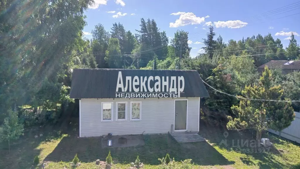 Дом в Ленинградская область, Выборгский район, Рощинское городское ... - Фото 1