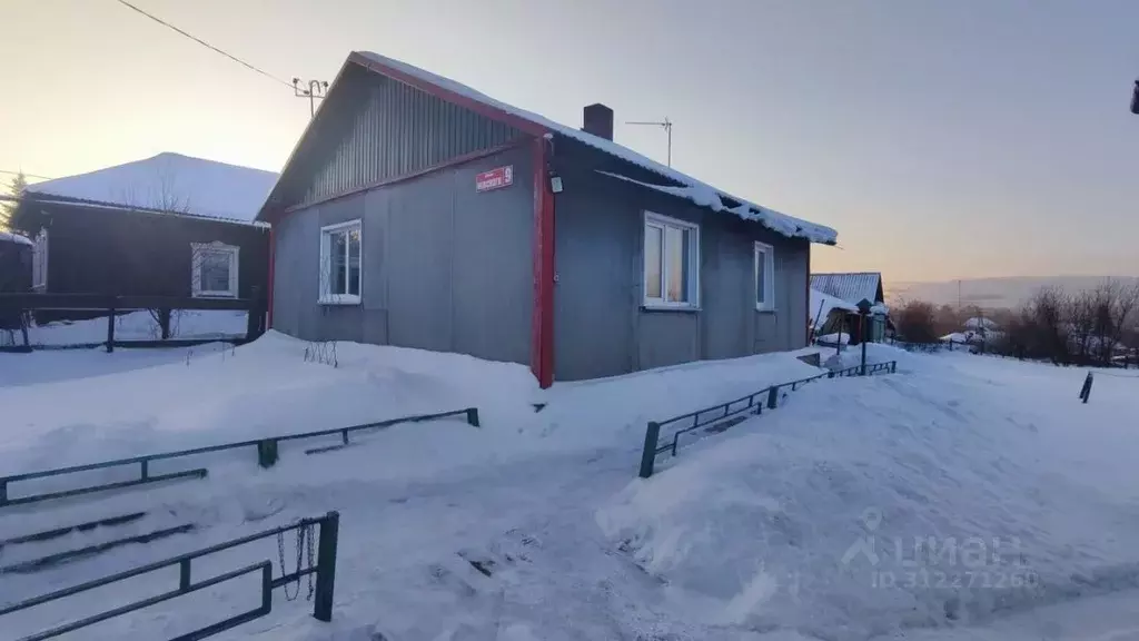 Дом в Кемеровская область, Киселевск Каменная ул. (52 м) - Фото 0