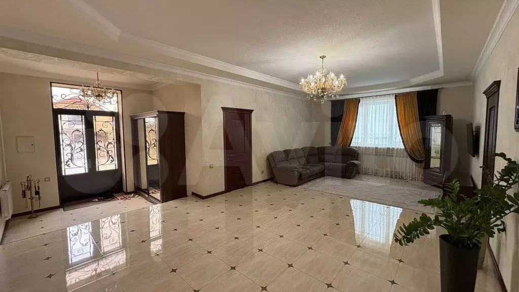 Дом 200 м на участке 9,5 сот. - Фото 1