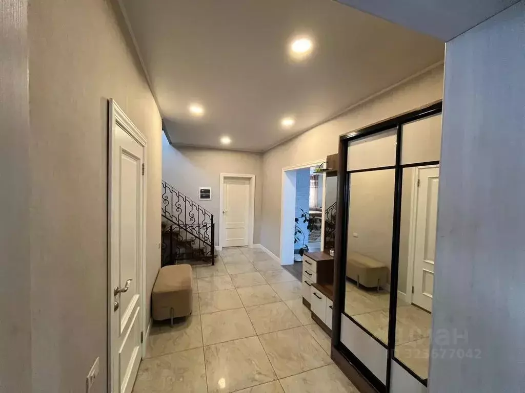 Дом в Алтайский край, Белокуриха ул. Высоцкого, 5 (260 м) - Фото 1