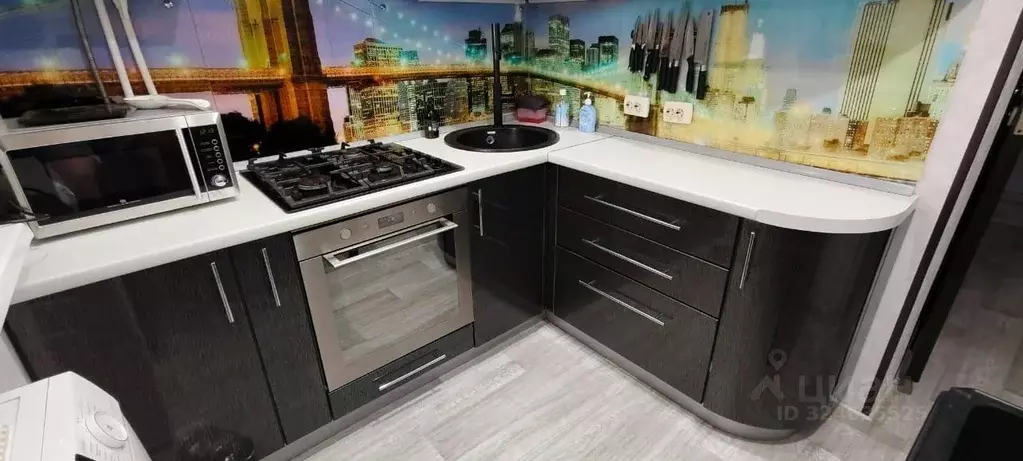 3-к кв. Саратовская область, Энгельс пос. Новое Осокорье, ул. ... - Фото 2