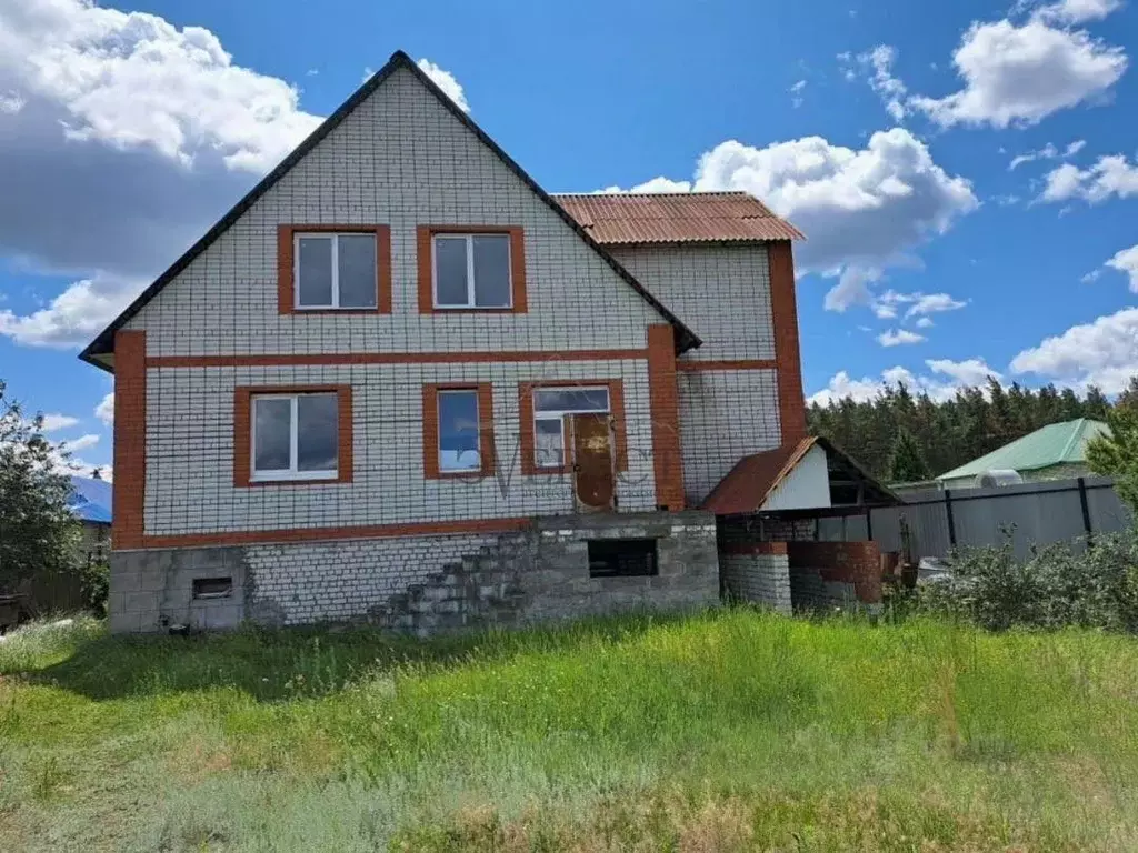 Дом в Белгородская область, Старооскольский городской округ, с. ... - Фото 0