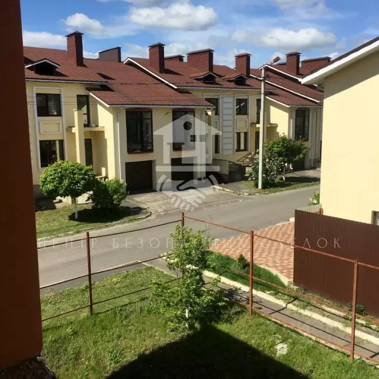 Таунхаус в Орловская область, Орел Выставочная ул., 13/5 (268 м) - Фото 1