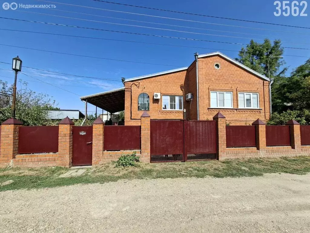Дом в станица Новотитаровская, улица Кирова (300 м) - Фото 1