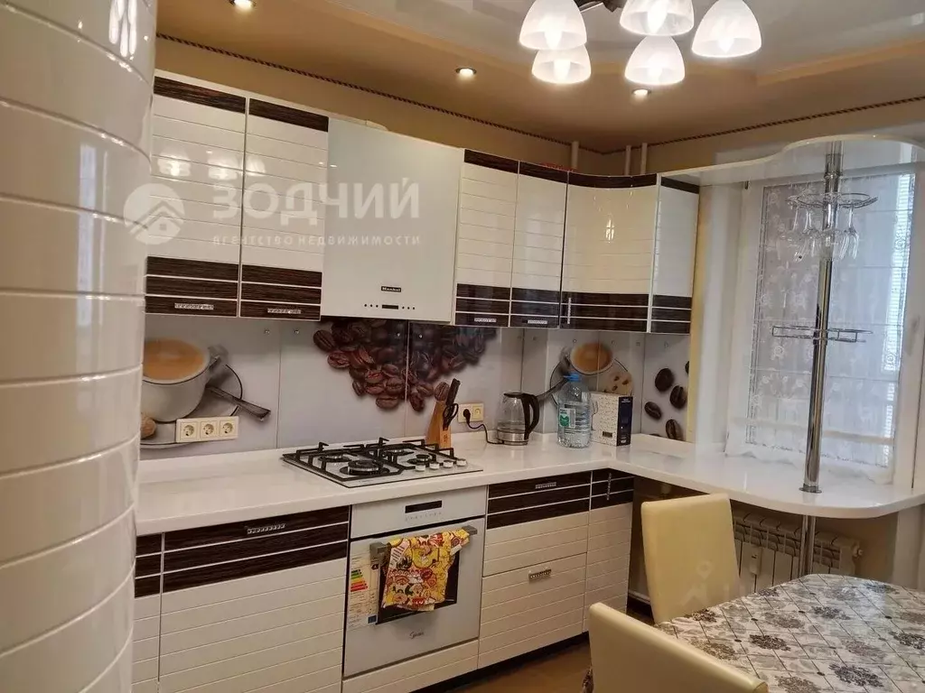 3-к кв. Чувашия, Чебоксары ул. П.В. Дементьева, 3к2 (91.0 м) - Фото 1