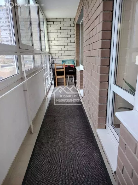 3-комнатная квартира: Тюмень, улица Ю.-Р.Г. Эрвье, 10к1 (80.3 м) - Фото 1