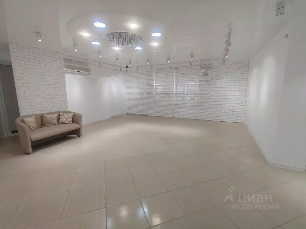 Торговая площадь в Хабаровский край, Хабаровск ул. Дзержинского, 39 ... - Фото 0