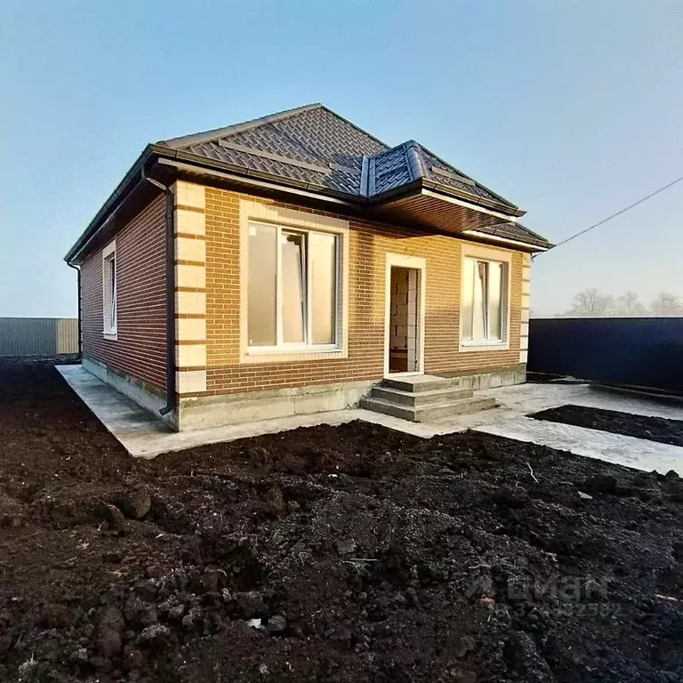 Коттедж в Краснодарский край, Краснодар ул. Имени В.М. Комарова (90 м) - Фото 1