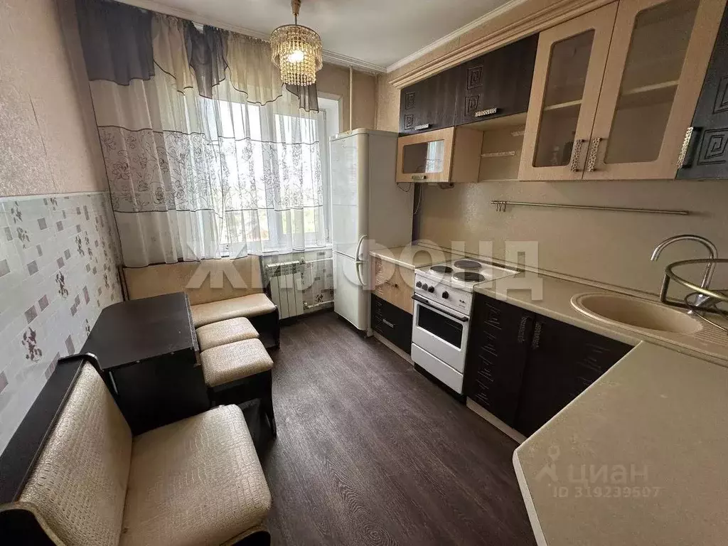 3-к кв. Алтайский край, Барнаул ул. Гущина, 167 (64.9 м) - Фото 1