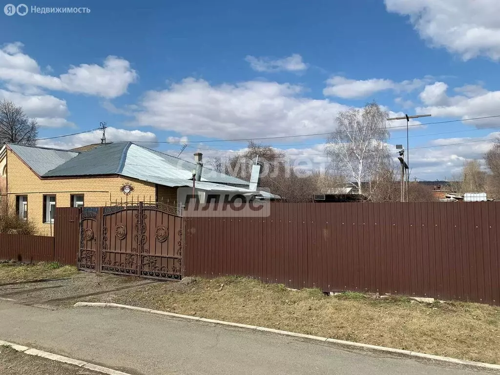 3-комнатная квартира: село Долгодеревенское, улица 1 Мая, 125 (62.6 м) - Фото 1