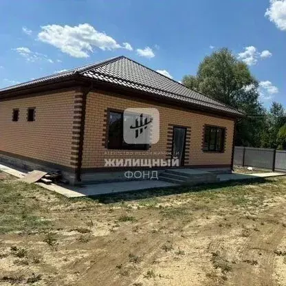 Дом в Саратовская область, Энгельсский район, Красноярское ... - Фото 1