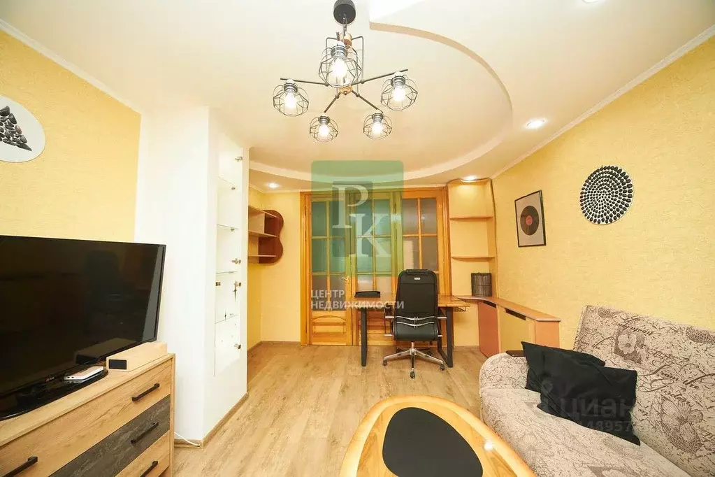 3-к кв. Севастополь ул. Адмирала Юмашева, 17В (72.9 м) - Фото 1
